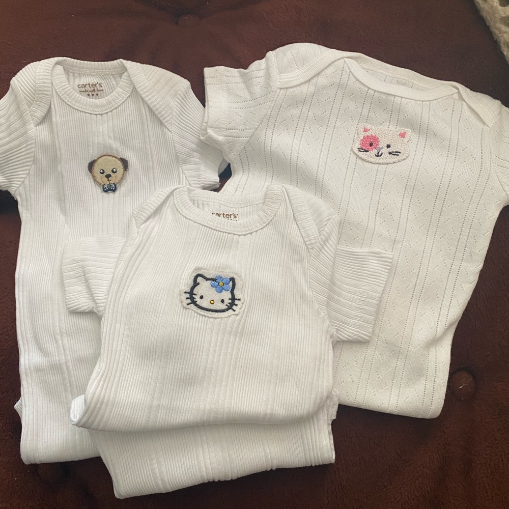 Carter’s baby onesies